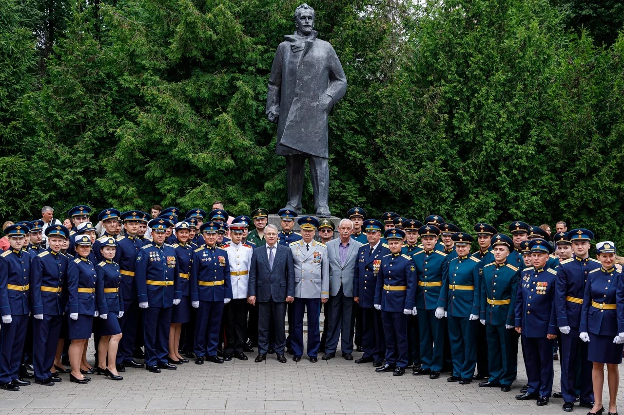 Поздравление со званием